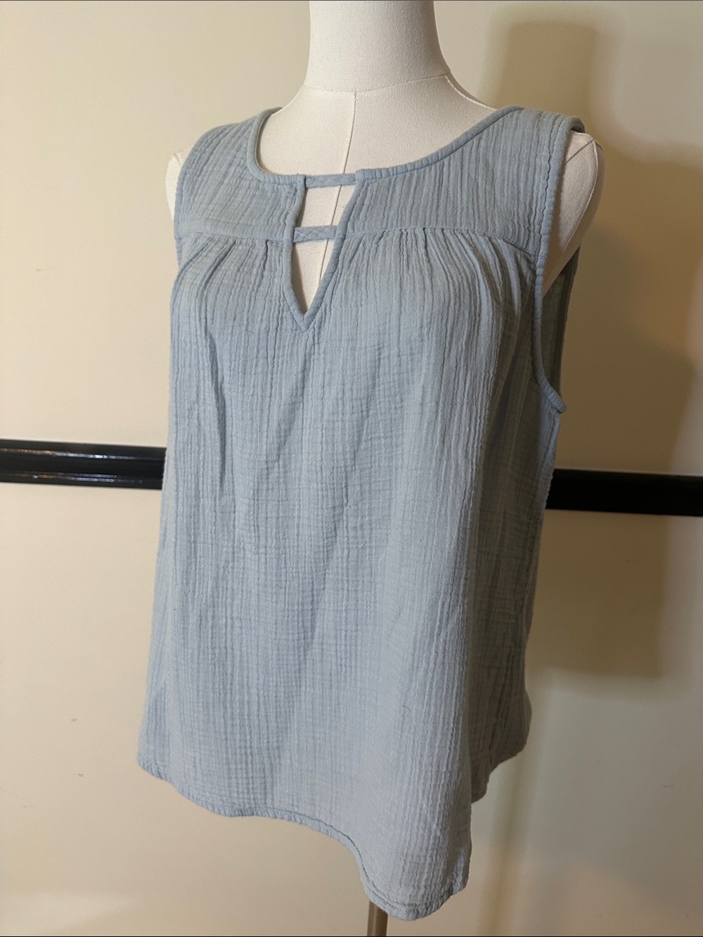 Market & Spruce Pale Blue Sleeveless Scoop Neck Tank with Keyhole Strap
